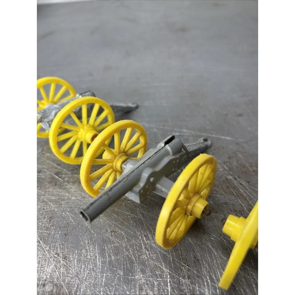 VINTAGE TOY ARTILLERY SPRING ACTION CANNON Lot Of 3 Yellow Wheels Playset‎